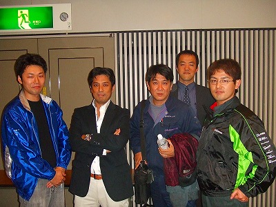左からいまい電化の今井さん、私、中村ワークスの中村さん、ヒューマネットの坂田さん、いなり大垣の近澤さん。 